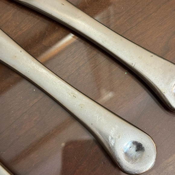 Robert Welch PENDULUM 18/10 Stainless Satin Set of 4 Dinner Knives 9 1/4" - Picture 9 of 11